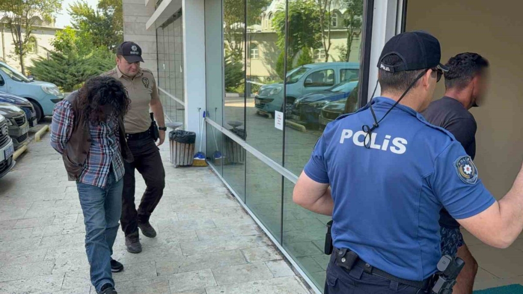 Polise saldıran 2 şüpheli tutuklandı