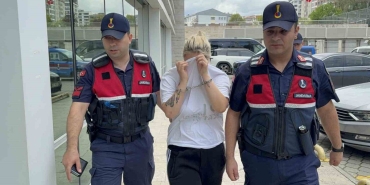 Uyuşturucu suçundan hapis cezası olan kadın yakalandı