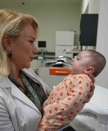 720 gram doğan Bahar bebek, 104 günlük tedavinin ardından 5 kilo 775 grama ulaştı