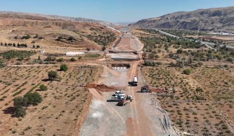 Ankara-Samsun arasındaki 6 saatlik yol 2,5 saate inecek! Bakan Uraloğlu müjdeyi verdi