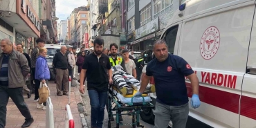 Samsun İlkadım'da kurye, SUV aracın çarpması sonucu yaralanarak hastaneye kaldırıldı