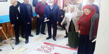 Başkan Özdemir huzurevi sakinleri ile curling ve bocce oynadı