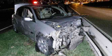 Cenazeden dönen aile kaza yaptı