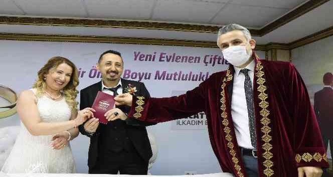 Evlenmek için 14 Şubat'ı seçtiler