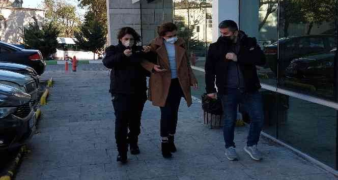 Genç kadının bavulundan 5 tabanca çıktı