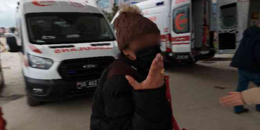 Kocasını falçata ile karnından yaraladı