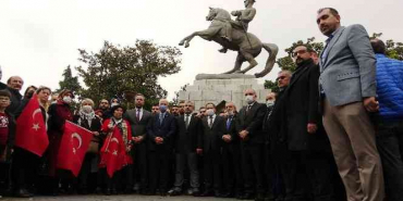 ‘Onur Anıtı'na yapılan saldırıya iktidar ve muhalefetten tepki