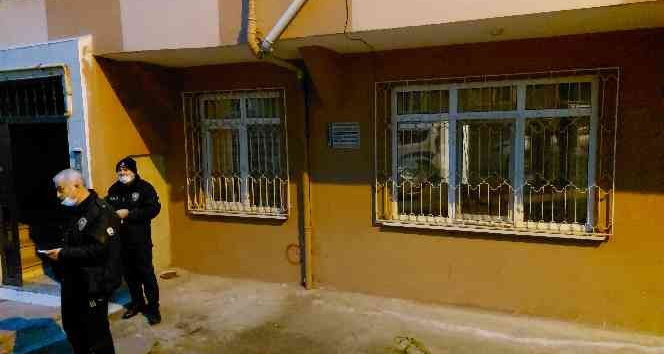Samsun'da bir kişi evinde kablo ile asılı halde buldu
