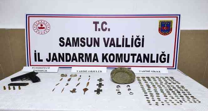 Samsun'da jandarma 136 adet sikke ele geçirdi