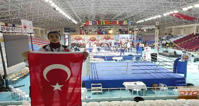 Samsunlu Zeynep, muay thai Avrupa şampiyonu oldu