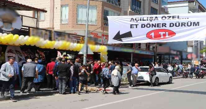 1 TL'lik döner izdihamı