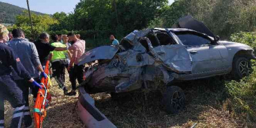 Mevlit dönüşü takla atan otomobil şarampole yuvarlandı: 1'i ağır 4 yaralı