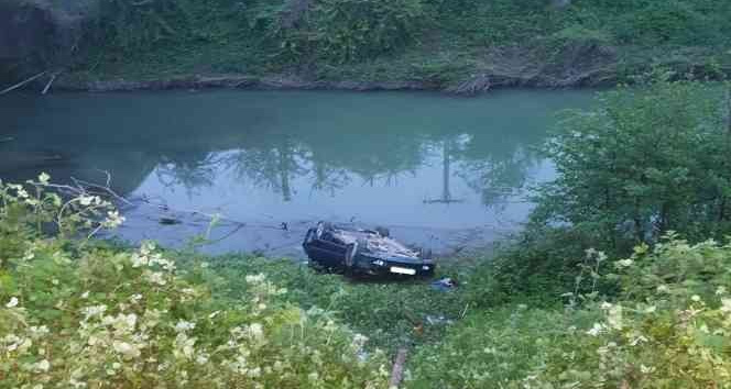 Samsun'da otomobil dere kenarına uçtu: 4 yaralı
