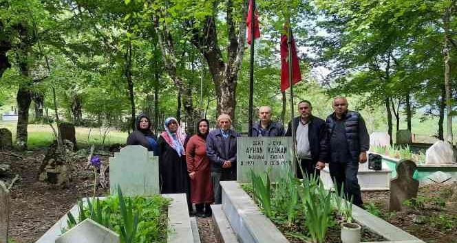 Şehit jandarma çavuş kabri başında dualarla anıldı