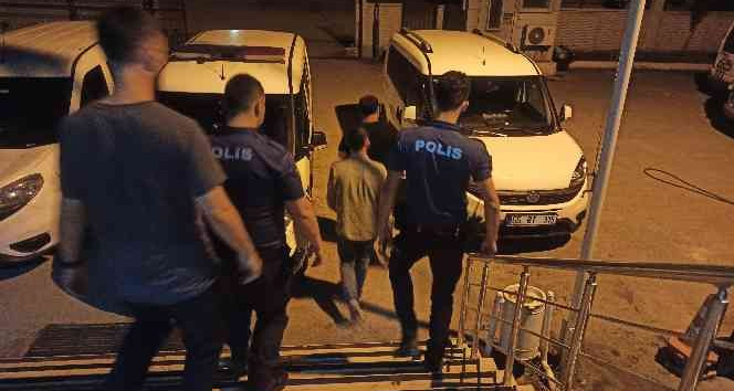 Yedikleri dondurmanın parasını isteyen dondurmacıya tüfekle ateş etti