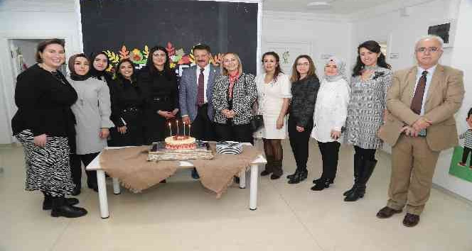 Başkan Deveci'den AtaÇocuklu öğretmenlere kutlama