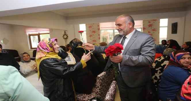 Başkan Sandıkçı'dan öğretmenlere sürpriz hediye