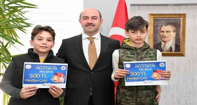 Başkan Ali Kılıç'tan kitap kurtlarına ödül