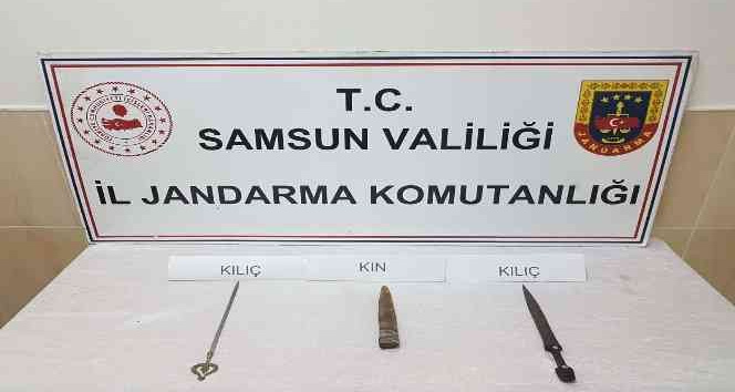 Tarihi eserleri satmaya çalışırken yakalandı