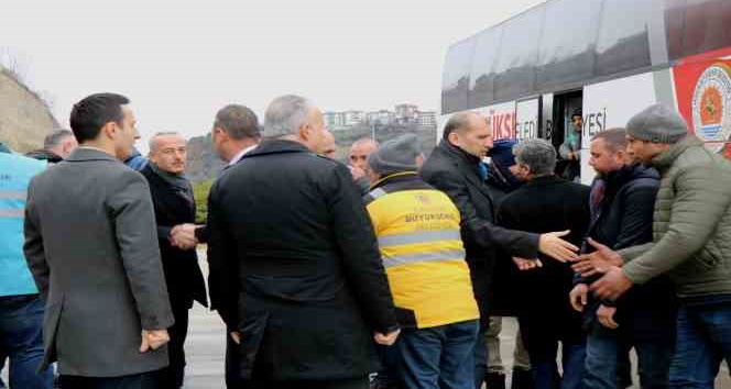 Deprem bölgesindeki ekipler Samsun'a 6 depremzede ile birlikte döndü