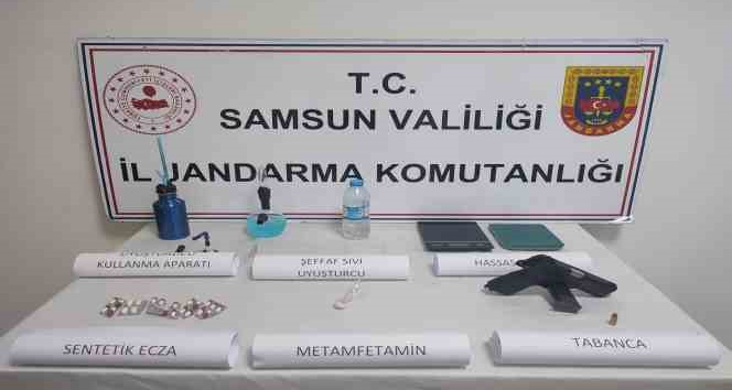 Jandarma iş yerinde uyuşturucu ele geçirdi