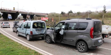 4-aracin-karistigi-zincirleme-trafik-kazasi-2-yarali-YAaMB4iu.jpg