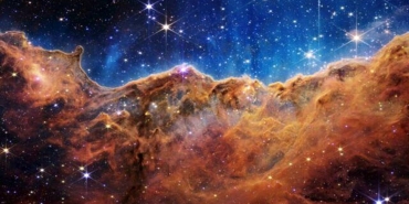 gorenler-donup-bir-daha-bakiyor-nasa-uzayin-en-derinliklerinden-renkli-kareler-paylasti-lJ4OiSI6.webp