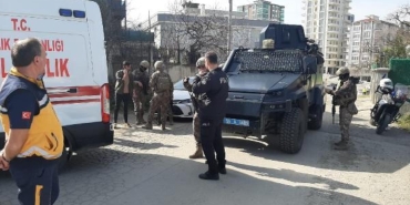polis-memuru-esini-ve-3-cocugunu-rehin-aldi-m9luVOvc.jpg