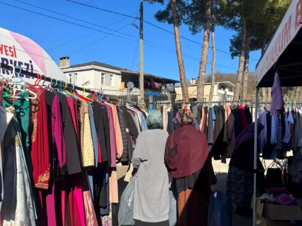Atakum Belediyesi'nin Gezici Mağazası Özören Mahallesi'nde Hizmete Açıldı