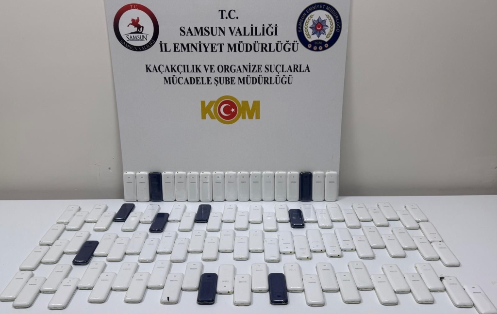 Samsun Bafra'da kaçak cep telefonu operasyonu