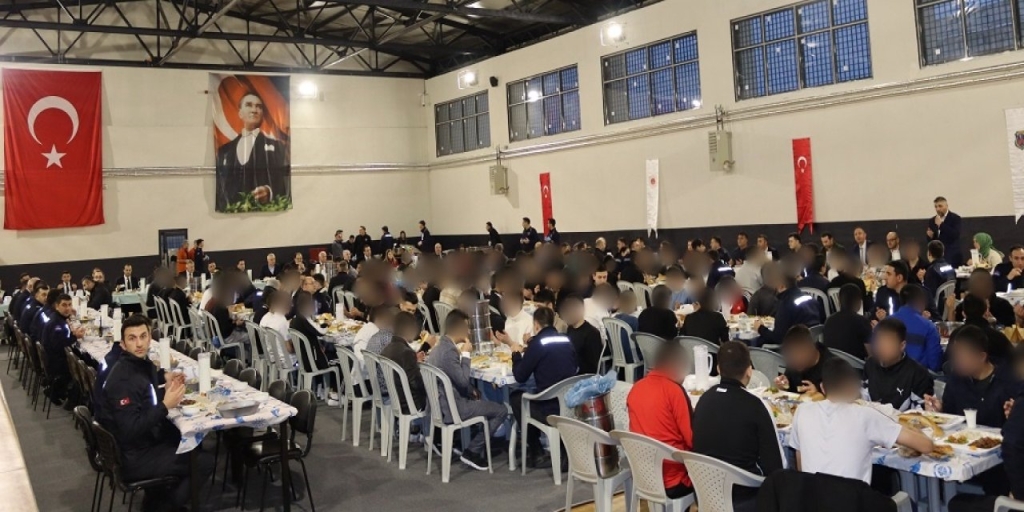 Cezaevi personeli için iftar programı düzenlendi