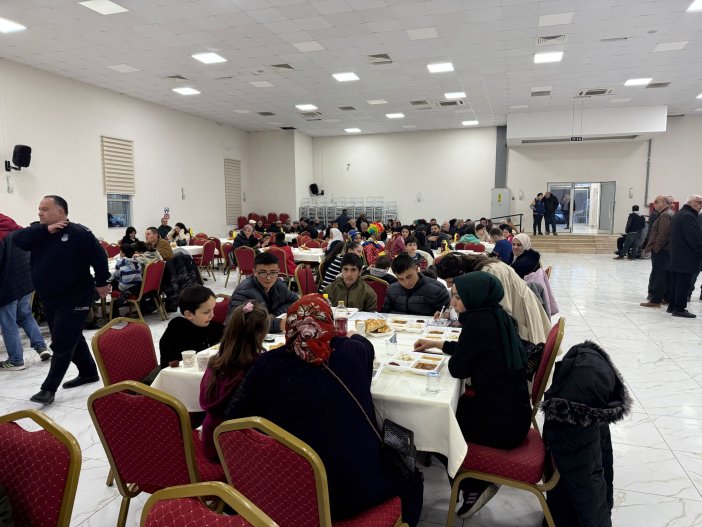 aa-20250325-37437778-37437773-alacam-belediyesi-cocuklara-ozel-iftar-programi-duzenlendi.jpg