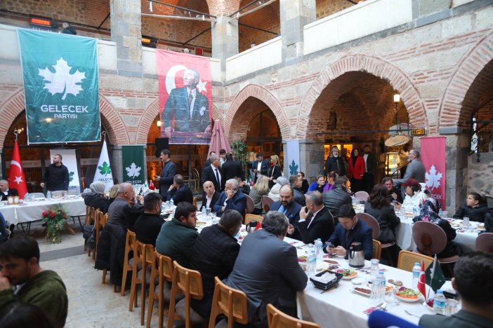 aa-20250324-37436238-37436234-gelecek-partisi-genel-baskani-davutoglu-samsunda-partisinin-iftar-programina-katildi.jpg