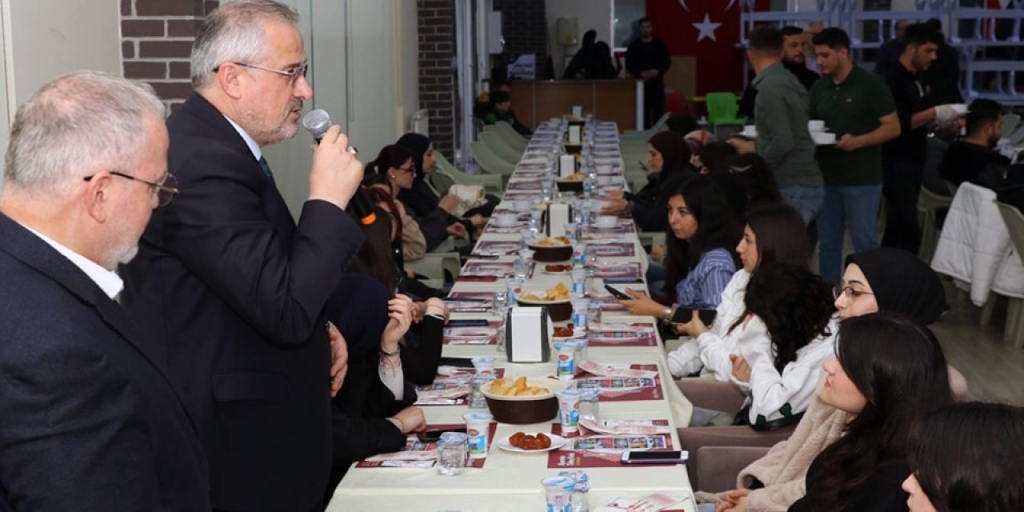 KYK öğrencileri ile iftarda buluştu