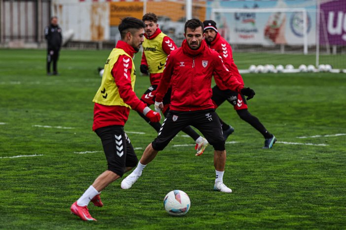 aa-20250322-37418449-37418447-samsunspor-kasimpasa-macinin-hazirliklarini-surdurdu.jpg