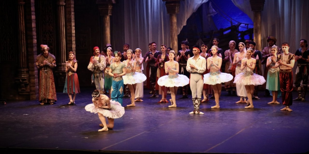 "Korsan" balesi sanatseverlerle buluştu