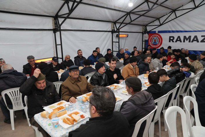 aa-20250308-37278741-37278740-bafra-belediye-baskani-kilic-ve-milletvekili-kircali-iftarda-vatandaslarla-bulustu.jpg