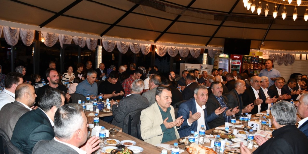 Muhtarlar Derneği iftar programı düzenledi