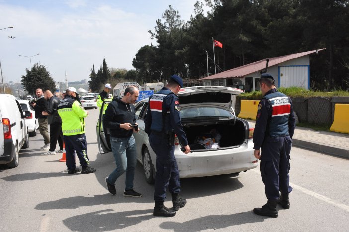 aa-20250328-37470842-37470841-samsunankara-kara-yolunda-bayram-oncesi-trafik-denetimleri-artirildi.jpg