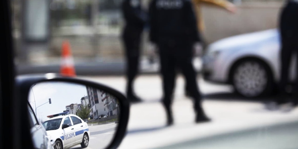 Asayiş uygulamasında 2 kişi yakalandı