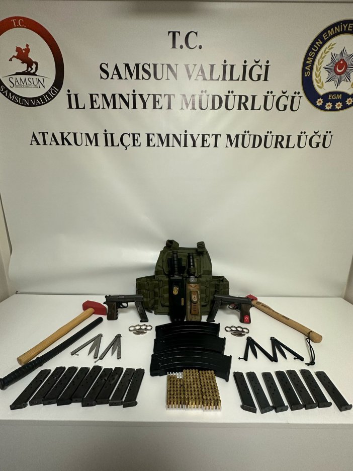 aa-20250424-37742299-37742297-samsunda-duzenlenen-operasyonda-celik-yelek-silah-ve-muhimmat-ele-gecirildi.jpg