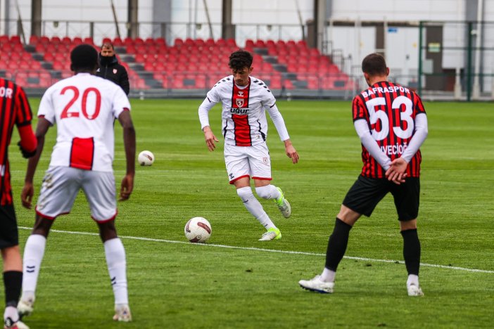 u19-2.jpg