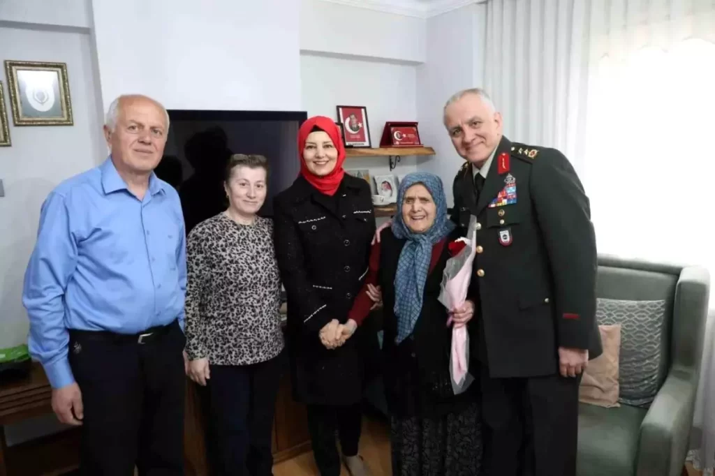 Garnizon Komutanı Ala