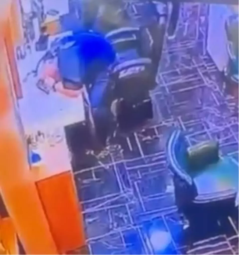 Kardeşinin Kuafördeki Cinayeti Kamerada
