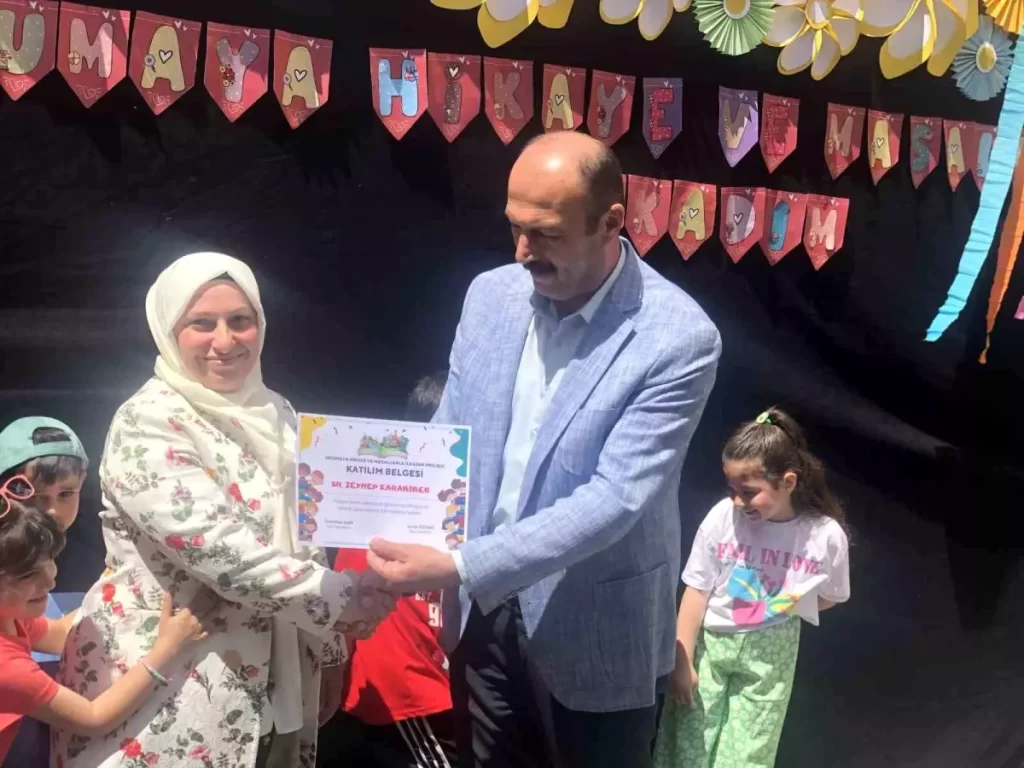 Minik Öğrencilerden Okuma Etkinliği
