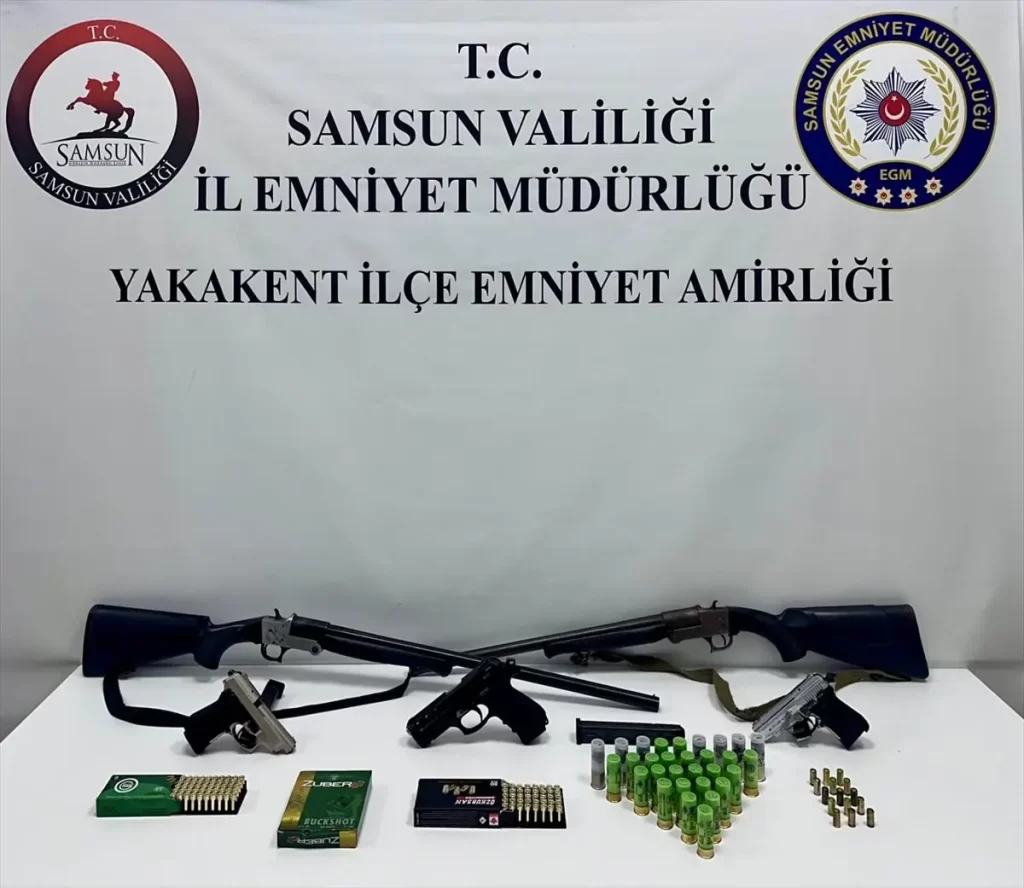 Samsun'da Ruhsatsız Silah Operasyonu: 3 Gözaltı