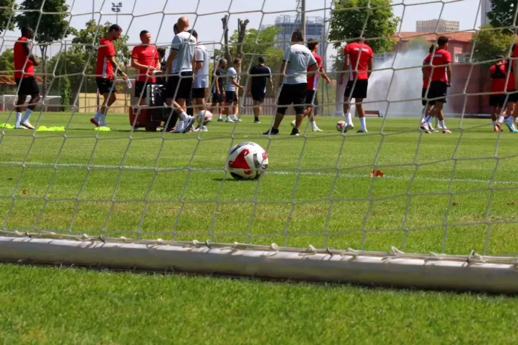 Gençlerbirliği Süper Lig'e Geri Dönüyor: Samsunspor Maçı Hazırlıkları Sürüyor