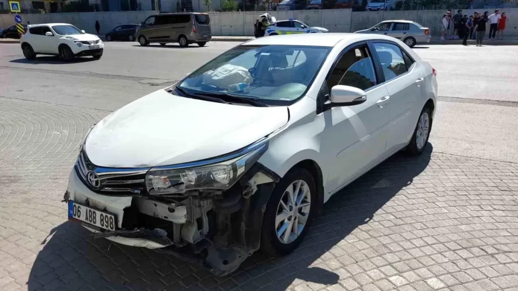 Samsun'da Otomobil-Kamyon Çarpıştı: 3 Yaralı