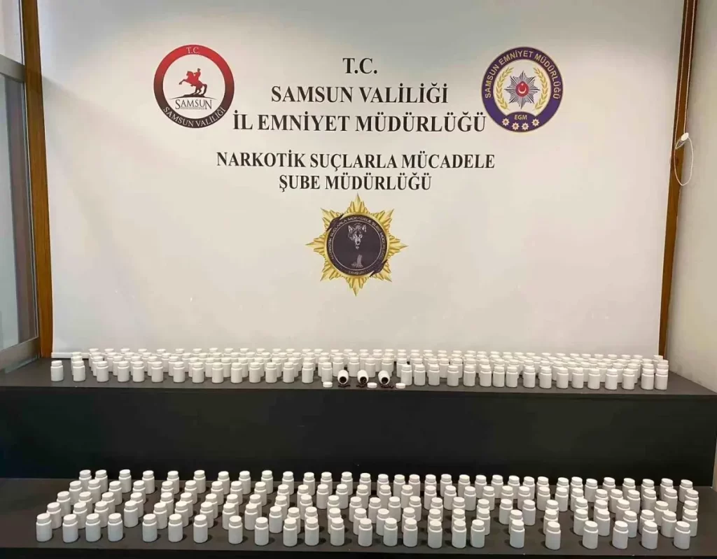 Samsun'da Uyuşturucu Operasyonu: 16 Bin 555 Sentetik Ecza Ele Geçirildi
