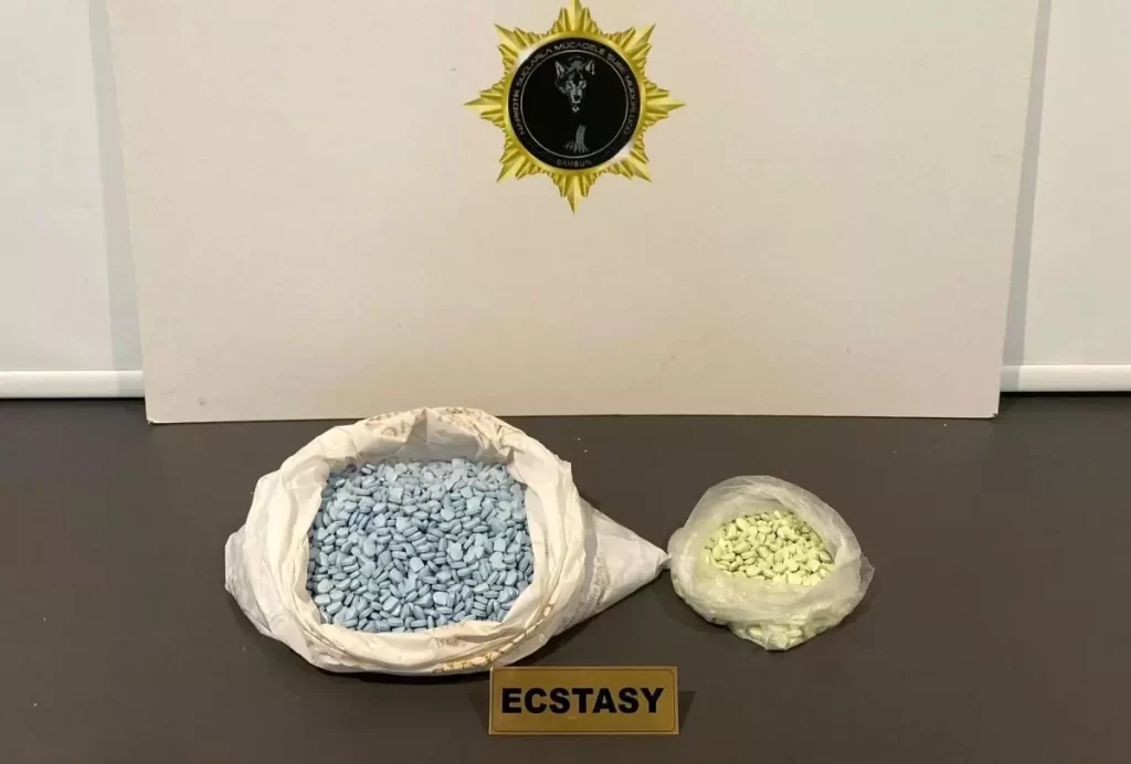 Samsun'da Uyuşturucu Operasyonu: 5 Bin 144 Ecstasy Hap Ele Geçirildi